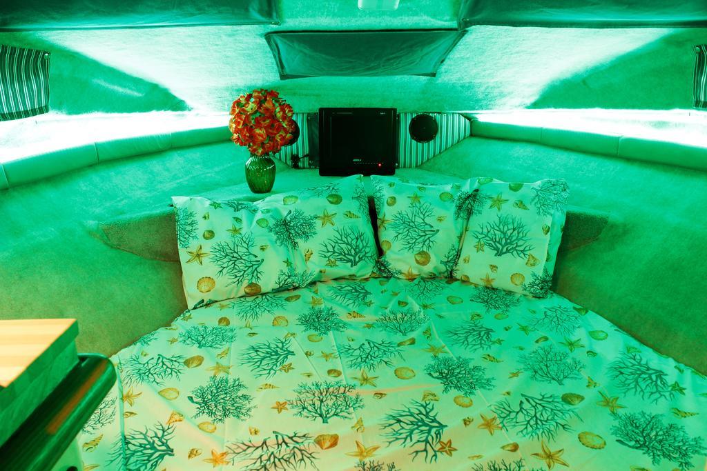Sissi Boat