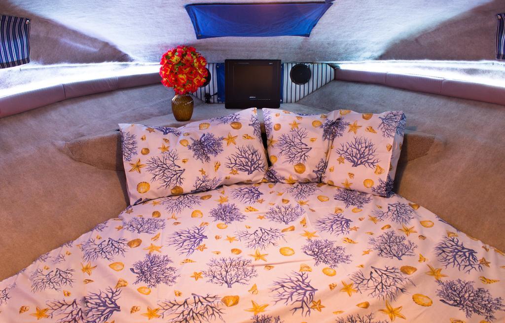 Sissi Boat 3*