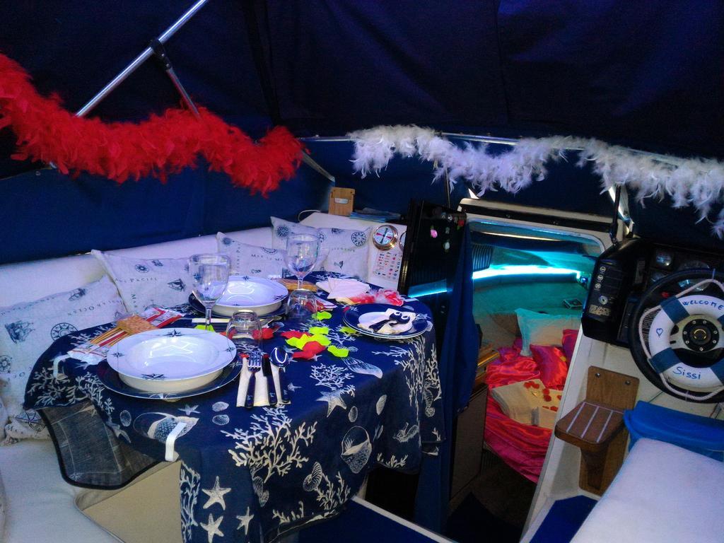 Botel Sissi Boat 3*