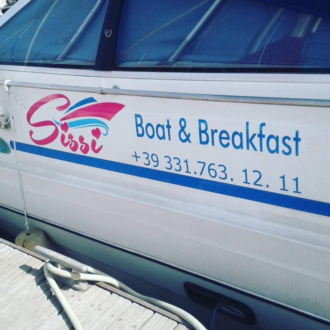 Botel Sissi Boat 3*